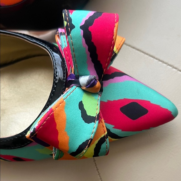 J.Renee Vibrant Patterned Slingback Heels - Picture 5 of 6